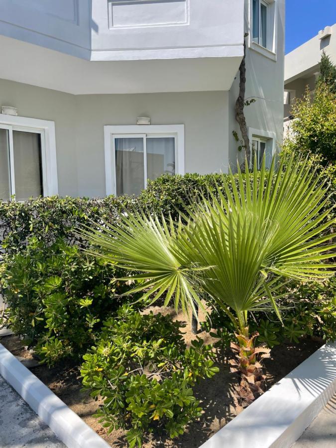 Ninemia Beach Hotel & Suites Agia Marina Exterior foto