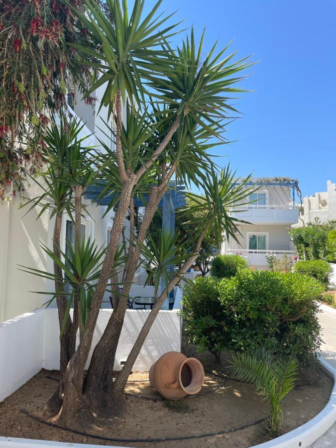 Ninemia Beach Hotel & Suites Agia Marina Exterior foto