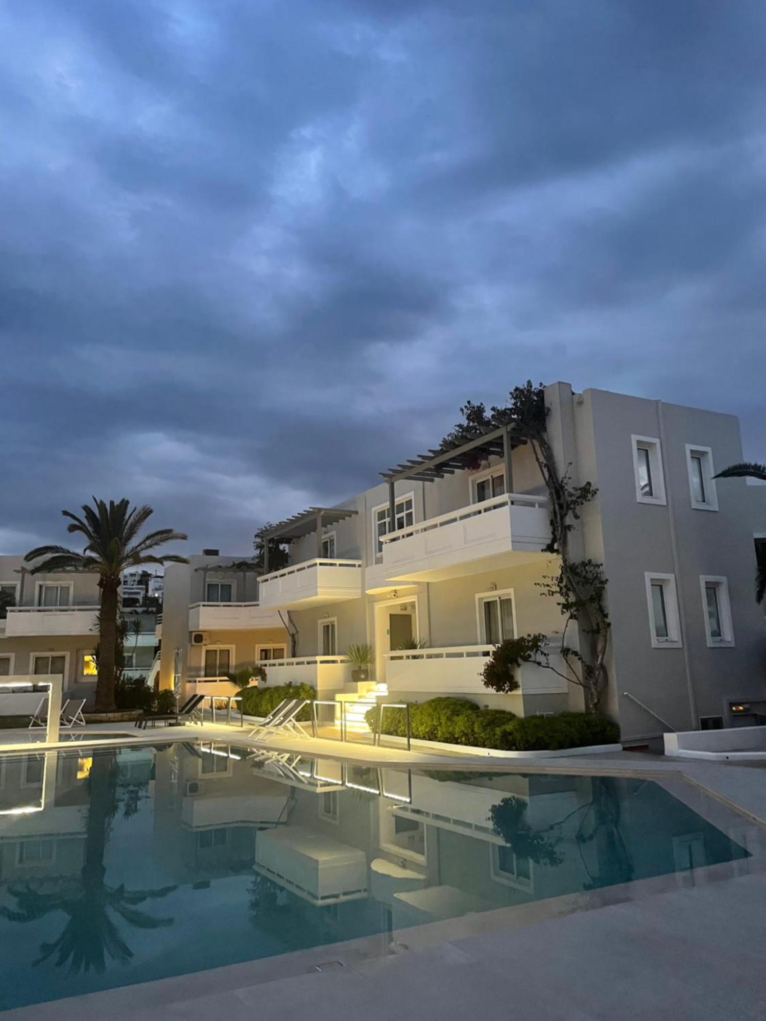 Ninemia Beach Hotel & Suites Agia Marina Exterior foto